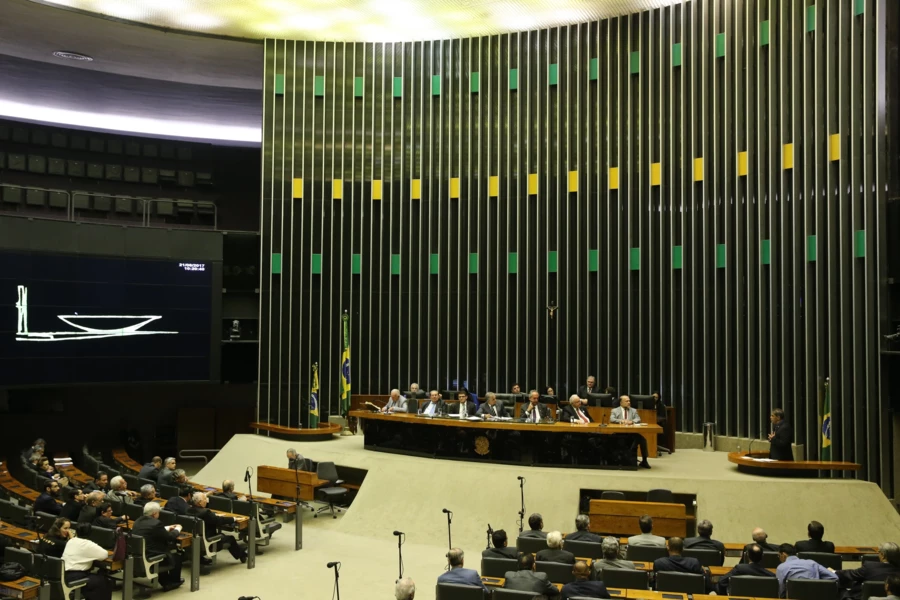 camara-dos-deputados-homenageia-com-sessao-solene-o-dia-do-corretor-de-imoveis