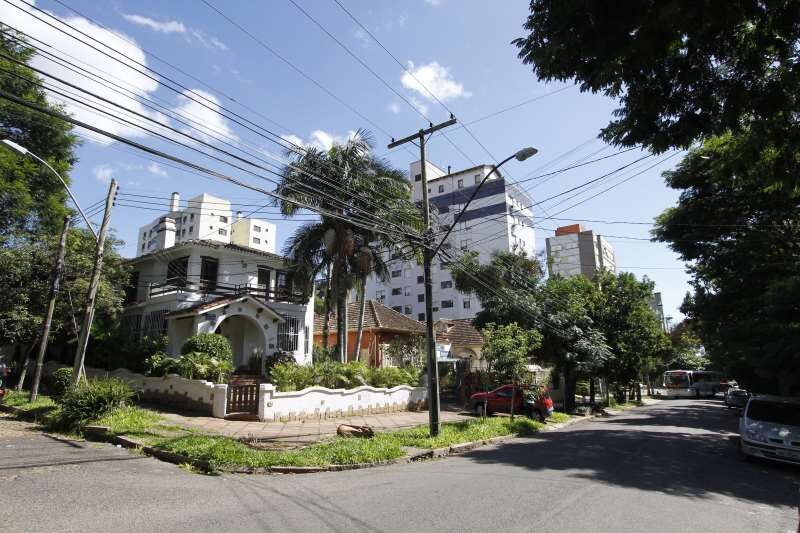 bloqueio-de-imoveis-afeta-servico-de-laboratorio-em-porto-alegre