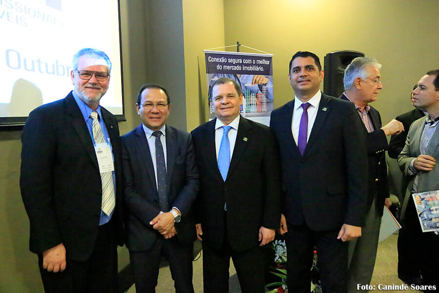 forum-de-corretores-de-imoveis-debate-marcado-imobiliario-vice-presidente-martim-vurdel-represent